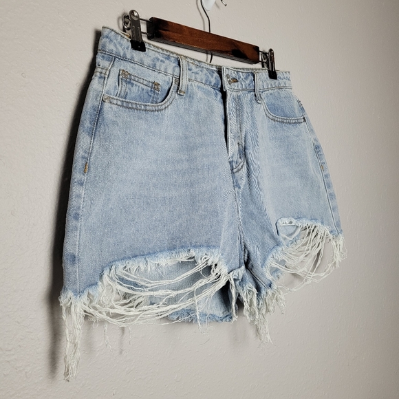 Missguided Extreme Rip Hem High Waist Shorts 10 - Picture 3 of 11